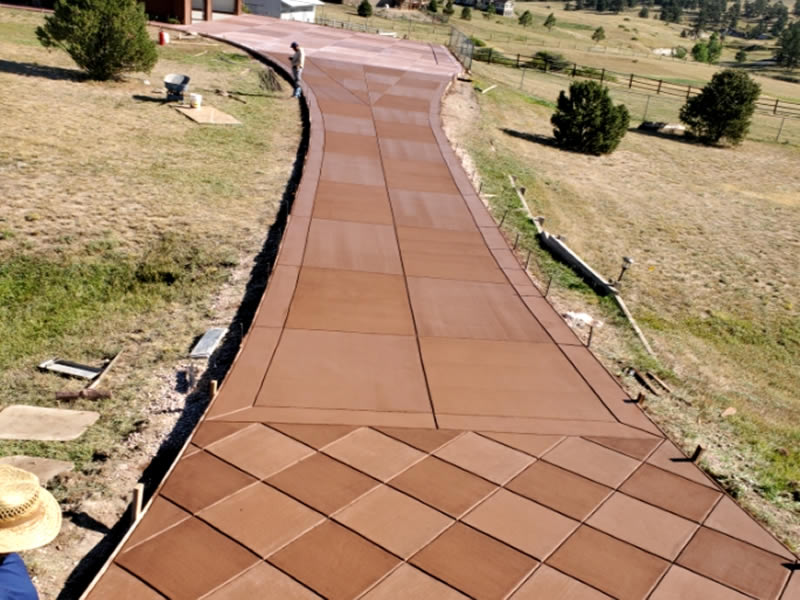 Colored driveway with custom patterns